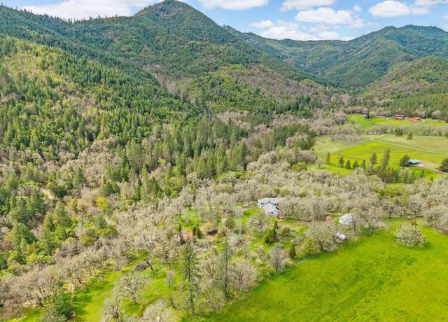 Property at 13645 E Evans Creek Rd, Rogue River, OR 97537, 5 beds, 3 baths