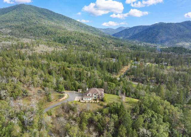 Property at 940 Palomino Dr, Grants Pass, OR 97526, 5 beds, 3.5 baths