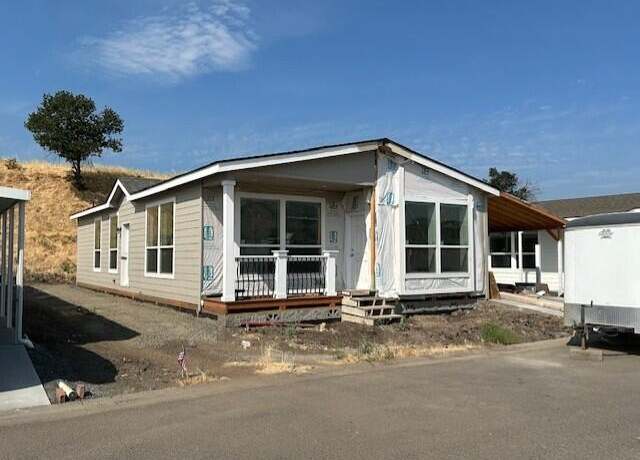 Property at 333 Mountain View Dr #59, Talent, OR 97540, 3 beds, 2 baths