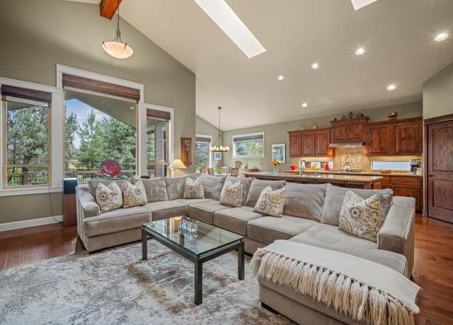 Property at 20868 Tamar Ln, Bend, OR 97702, 3 beds, 3 baths