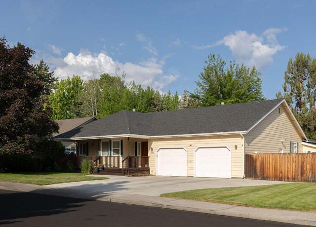 Property at 793 SE Shadowood Dr, Bend, OR 97702, 3 beds, 2 baths