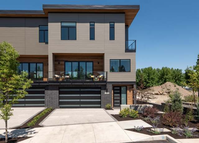 Property at 212 SW Log Ct, Bend, OR 97702, 4 beds, 3.5 baths