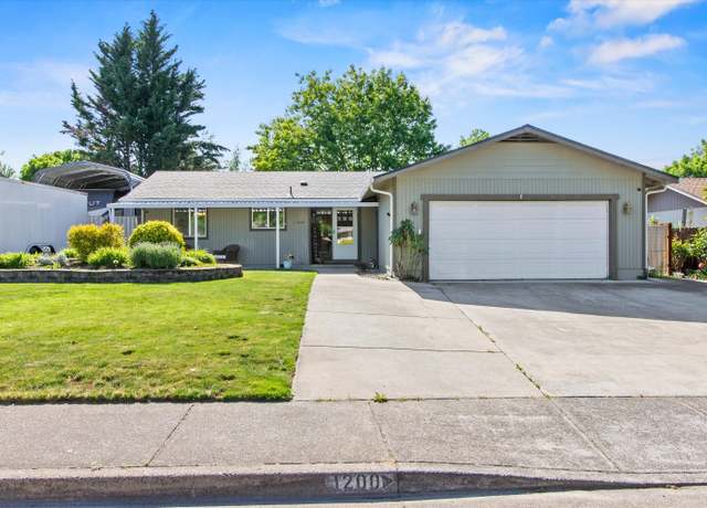 Property at 1200 Douglas Ave, Medford, OR 97501, 3 beds, 2 baths