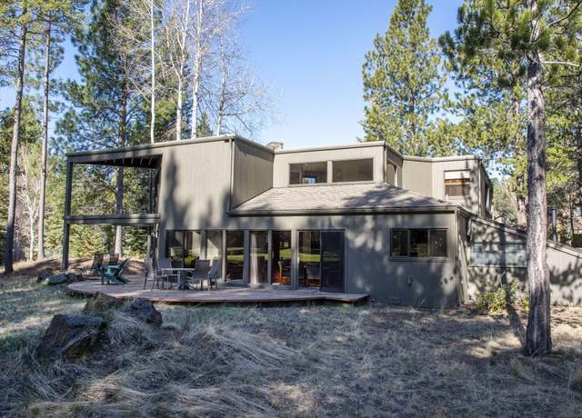 Property at 17819 Fifteenth Tee Ln, Sunriver, OR 97707, 3 beds, 2 baths