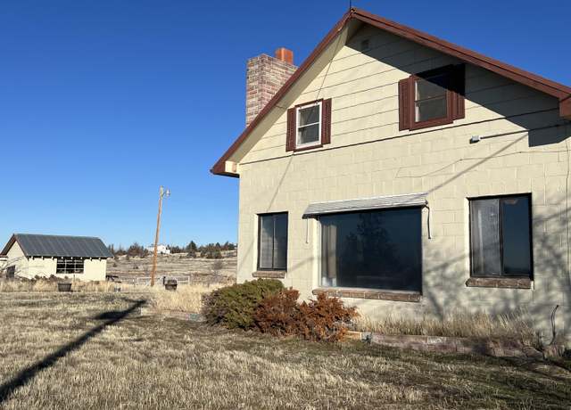 Property at 950 E B St, Madras, OR 97741, 4 beds, 3 baths