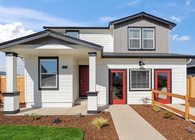 Property at 616 Gaylee Ave, Medford, OR 97501, 4 beds, 2.5 baths