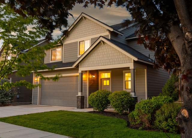 Property at 444 NW 29th St, Redmond, OR 97756, 3 beds, 2.5 baths