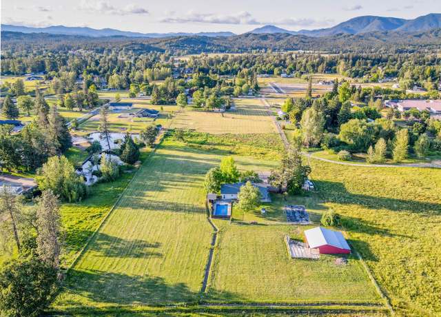 Property at 3317 Leonard Rd, Grants Pass, OR 97527, 5 beds, 3.5 baths