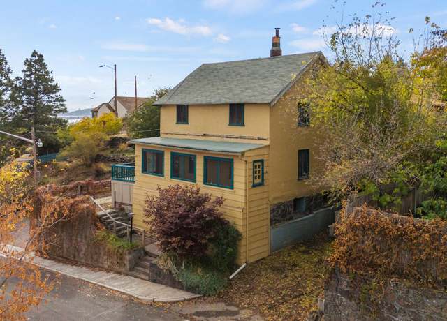 Property at 510 N 7th St, Klamath Falls, OR 97601, 6 beds, 3 baths