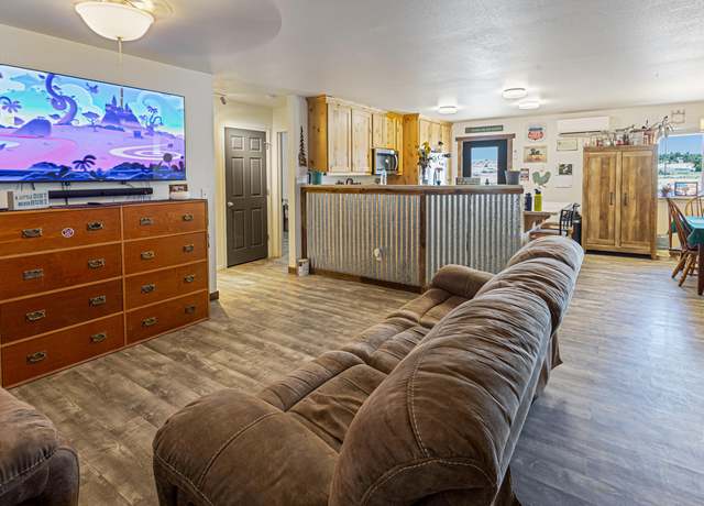 Property at 1256 Bucko Dr, Prineville, OR 97754, 3 beds, 2 baths