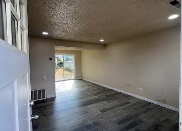 Property at 1995 Pepper St, Medford, OR 97501, 4 beds, 2 baths