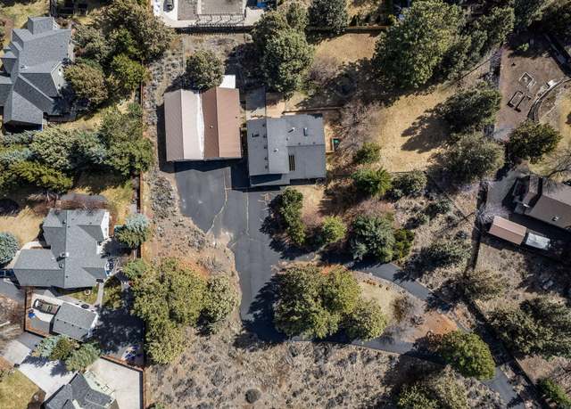 Property at 61336 Mount Vista Dr, Bend, OR 97702, 4 beds, 4 baths