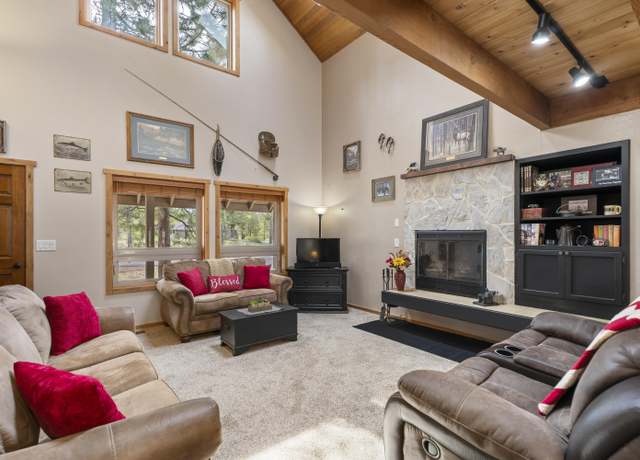 Property at 57803 Mt Rainier Ln #10, Sunriver, OR 97707, 4 beds, 2 baths