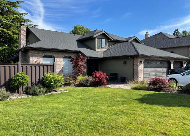 Property at 34 Jack Nicklaus Rd, Medford, OR 97504, 3 beds, 2.5 baths