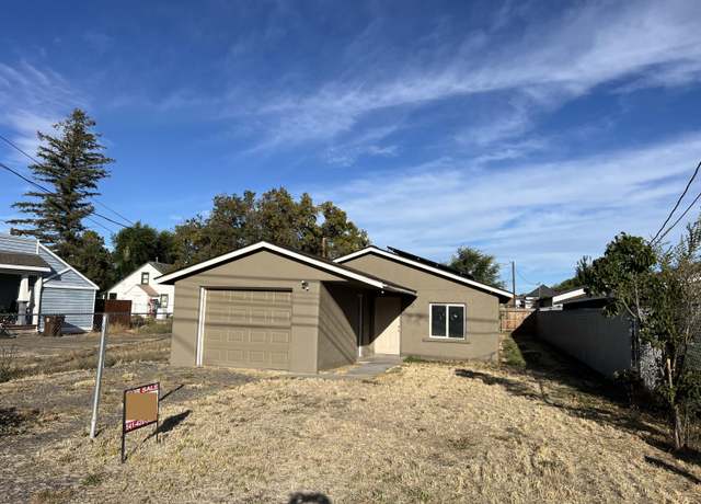 Property at 552 NE Court St, Prineville, OR 97754, 3 beds, 2 baths