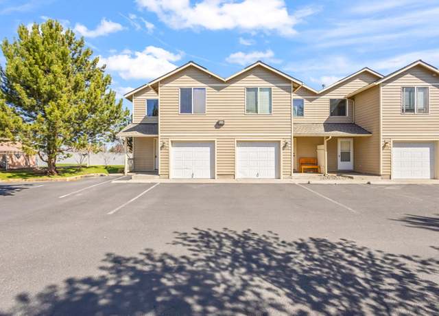 Property at 1460 SW 16th St, Redmond, OR 97756, 2 beds, 2.5 baths