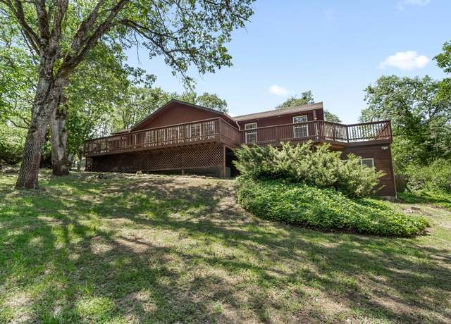 Property at 4881 Old Stage Rd, Central Point, OR 97502, 4 beds, 2.5 baths