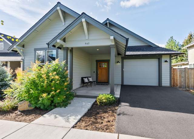 Property at 945 E Horse Back Trl, Sisters, OR 97759, 3 beds, 2 baths
