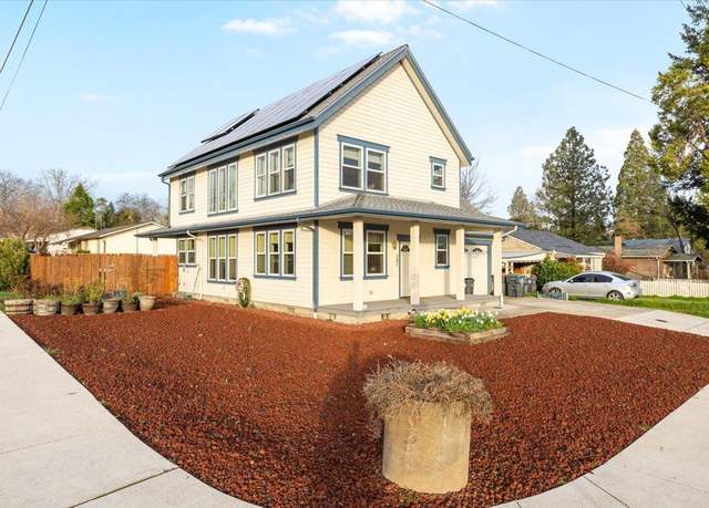Property at 301 N Church St, Phoenix, OR 97535, 4 beds, 2.5 baths