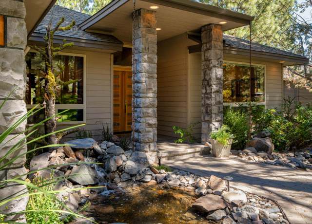 Property at 2610 NW Morris Ct, Bend, OR 97703, 4 beds, 3.5 baths