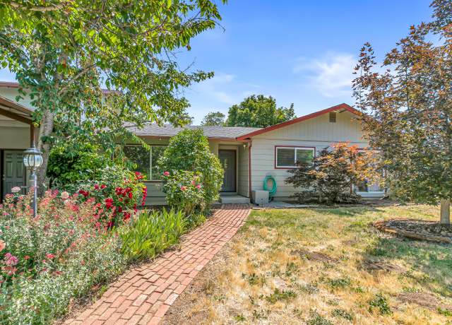 Property at 2615 Glory C Rd, Medford, OR 97501, 4 beds, 3 baths