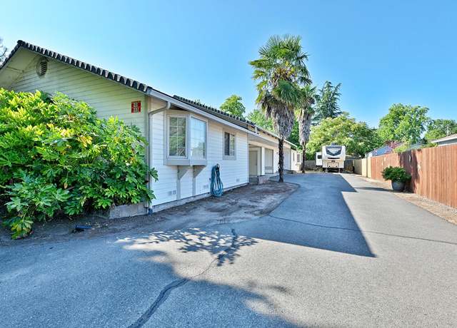 Property at 151 W Park St, Grants Pass, OR 97527, 4 beds, 2 baths