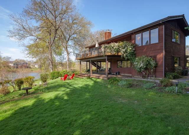 Property at 1058 SE Belle Aire Dr, Grants Pass, OR 97526, 3 beds, 2 baths
