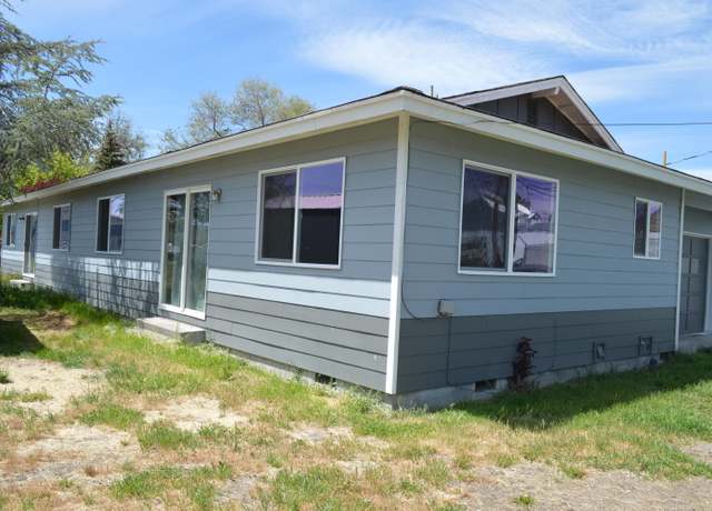 Property at 449 Adams St, Klamath Falls, OR 97601, 4 beds, 2 baths