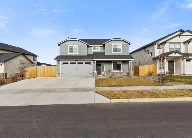 Property at 1723 NW Upas Pl, Redmond, OR 97756, 5 beds, 3 baths
