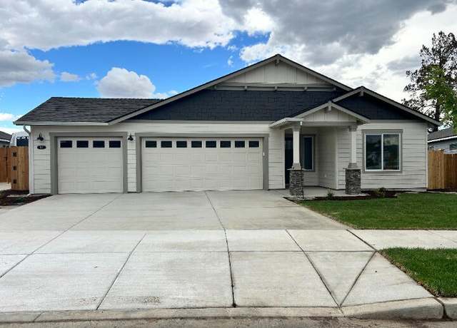 Property at 1131 NW Walnut Ave #04, Redmond, OR 97756, 3 beds, 2 baths