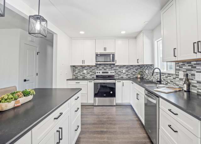 Property at 208 Macnew Ln, Grants Pass, OR 97527, 3 beds, 2.5 baths