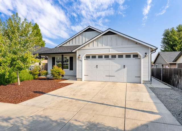 Property at 1595 S Columbus Ave, Medford, OR 97501, 3 beds, 2 baths