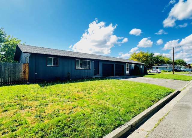 Property at 71 Tracy Ave, Eagle Point, OR 97524, 4 beds, 2 baths
