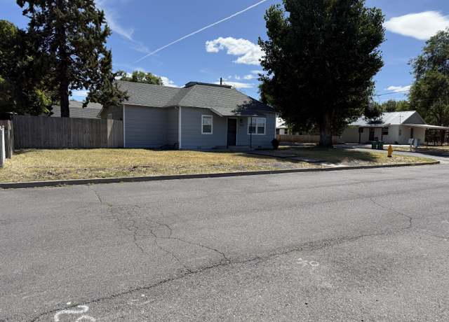 Property at 1904 Orchard Ave, Klamath Falls, OR 97601, 3 beds, 2.5 baths