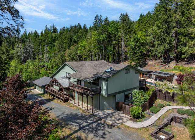 Property at 1550 Draper Valley Rd, Selma, OR 97538, 4 beds, 4 baths