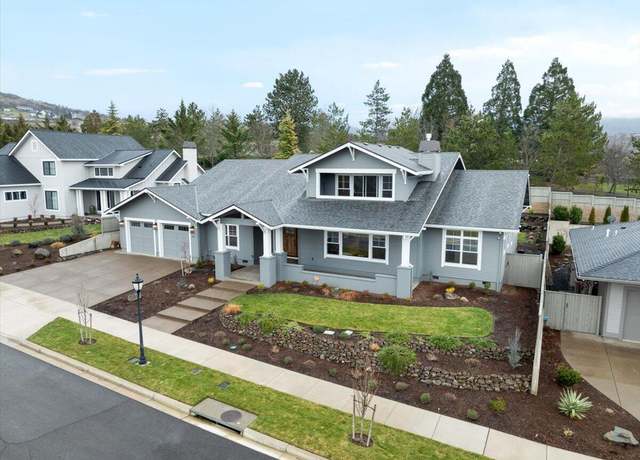 Property at 521 Waterstone Dr, Medford, OR 97504, 4 beds, 2.5 baths