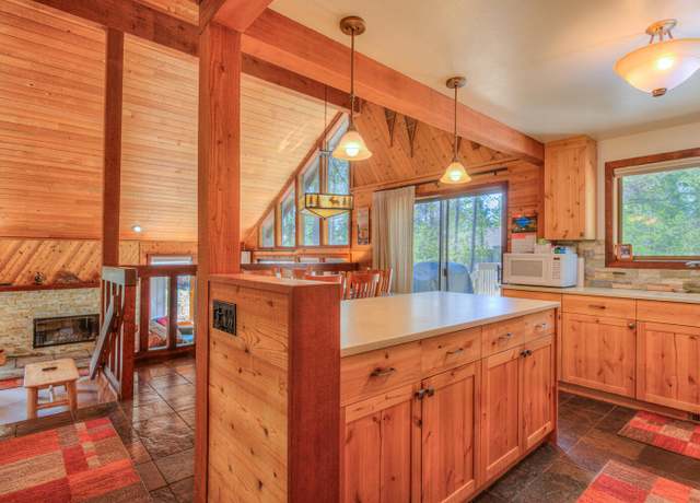 Property at 57085 Fox Ln #9, Sunriver, OR 97707, 3 beds, 2 baths
