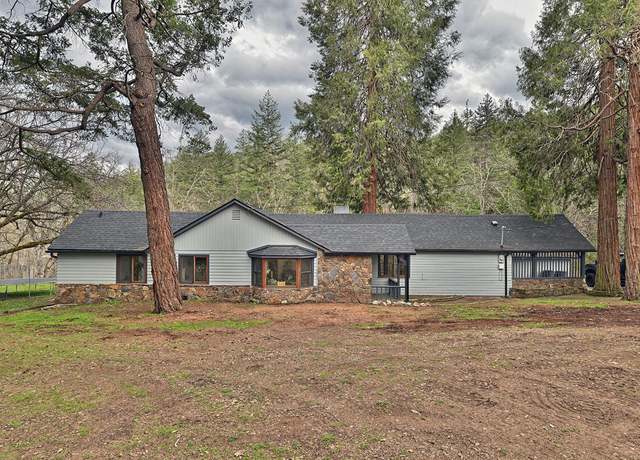 Property at 5231 Coleman Creek Rd, Medford, OR 97501, 3 beds, 2 baths