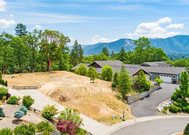 Property at 166 NW Native Run Loop, Grants Pass, OR 97526