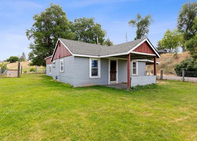 Property at 518 NE Barnes Rd, Prineville, OR 97754, 2 beds, 1 bath