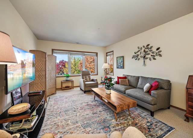 Property at 949 Golden Aspen Pl, Ashland, OR 97520, 2 beds, 1.5 baths