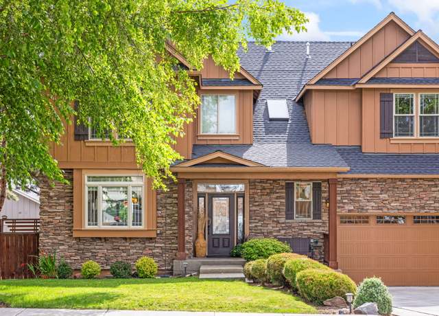 Property at 2810 SW 33rd St, Redmond, OR 97756, 4 beds, 2.5 baths