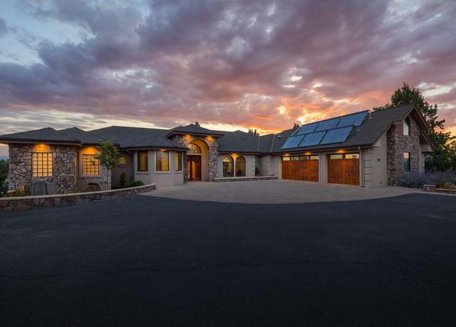 Property at 1215 NW Canyon Dr, Redmond, OR 97756, 3 beds, 2.5 baths