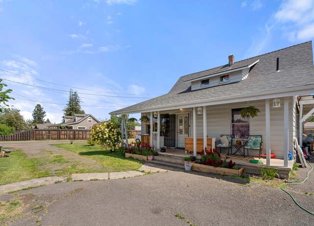 Property at 2772 Merriman Rd, Medford, OR 97501, 3 beds, 3 baths
