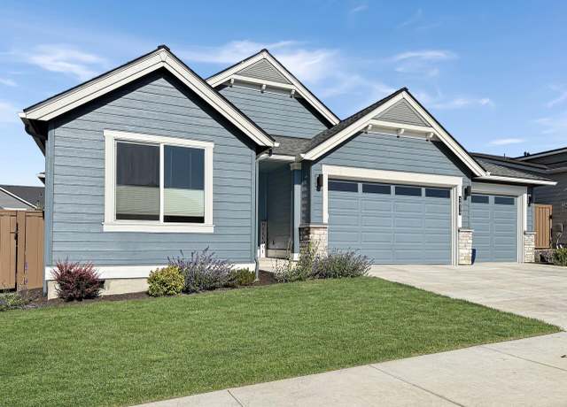 Property at 3834 NE Oakside Loop, Bend, OR 97701, 3 beds, 3 baths