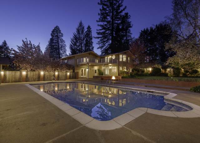 Property at 1345 NE 9th St, Grants Pass, OR 97526, 4 beds, 3.5 baths