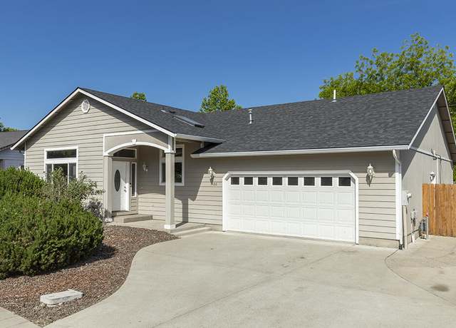 Property at 1706 Blue Moon Ln, Grants Pass, OR 97527, 4 beds, 2 baths
