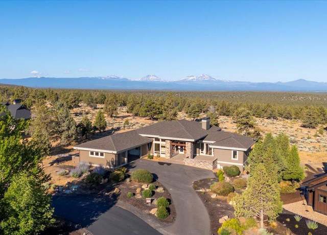 Property at 425 Scenic Ridge Ct, Redmond, OR 97756, 3 beds, 2.5 baths