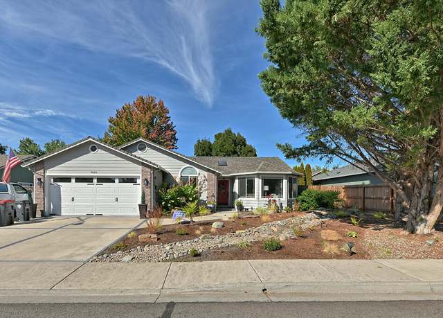 Property at 2625 Devonshire Pl, Central Point, OR 97502, 3 beds, 2 baths