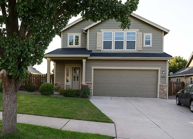Property at 2283 Kingswood Dr, Medford, OR 97501, 3 beds, 2.5 baths